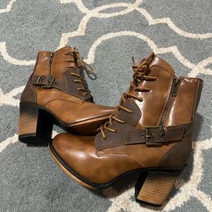 Pierre Dumas Ravenna vegan leather bootie nwot